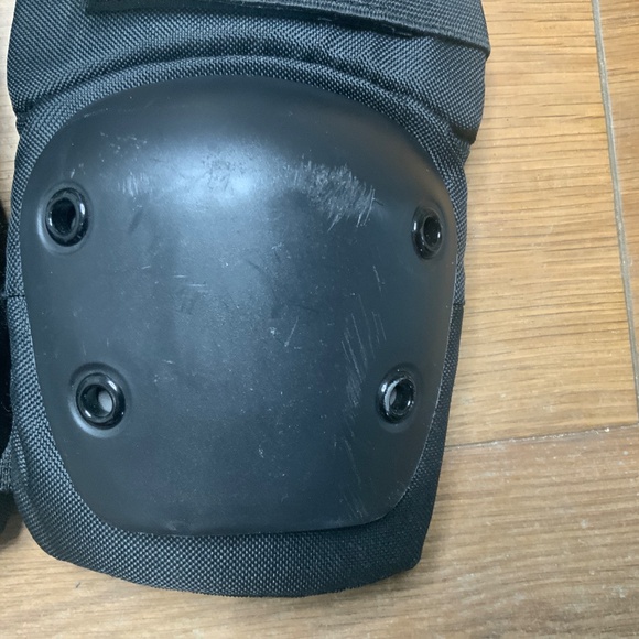 Scabs Smith Safety Gear Knee and Elbow Pads - Picture 5 of 7